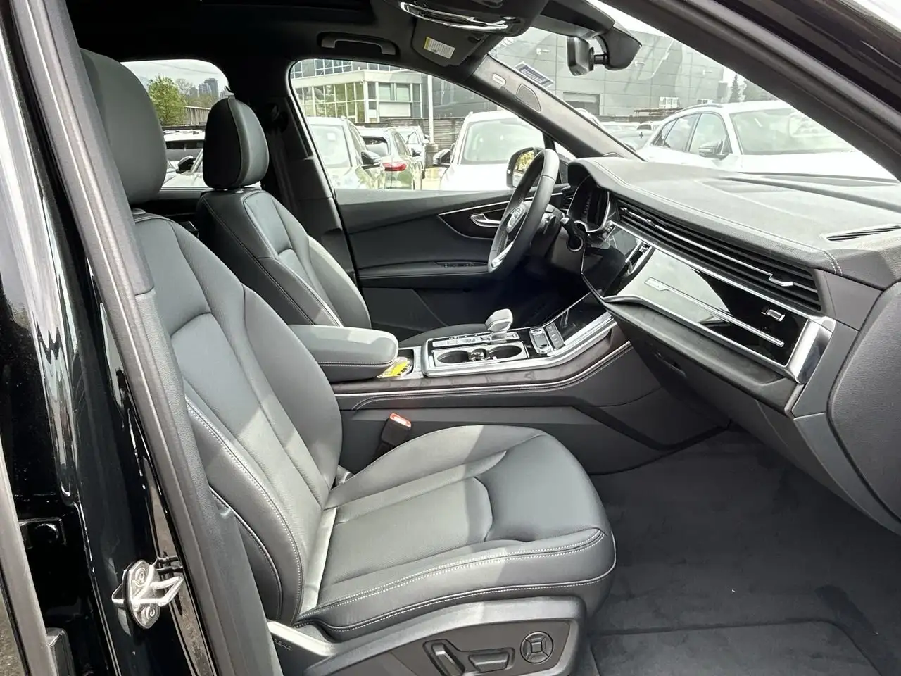 Audi Q7 снимка Audi Q7