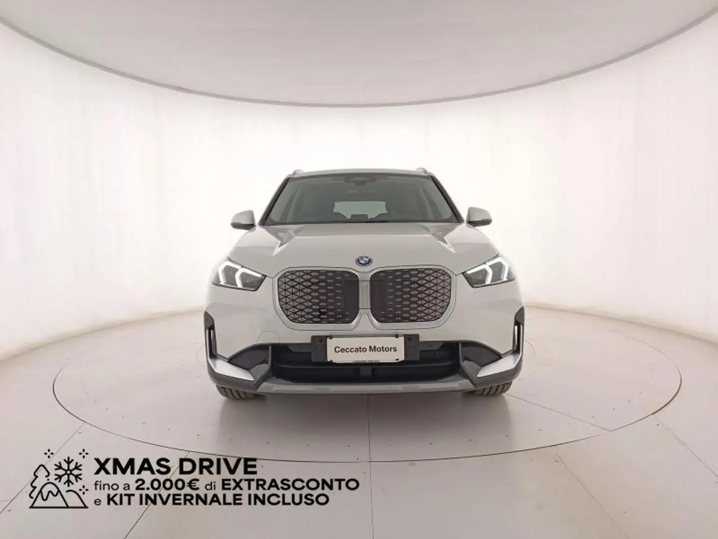 BMW iX1 edrive 20 Special Edition Biały - 2