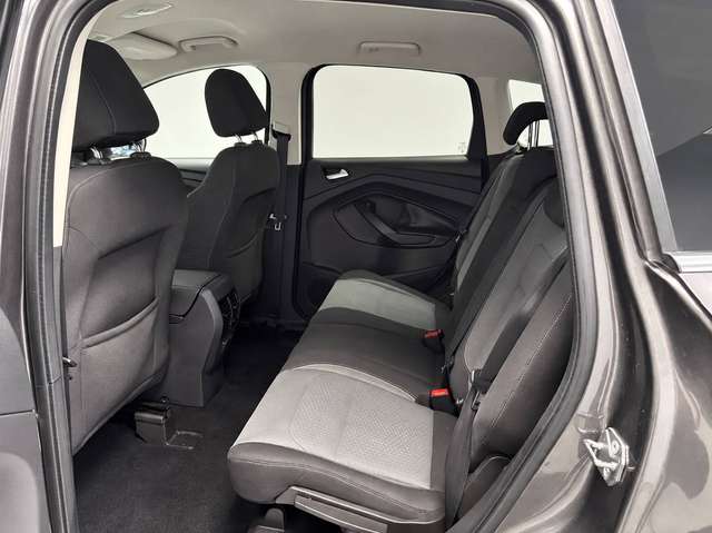 Ford Kuga — photo 15