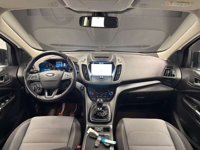 Ford Kuga — photo 9