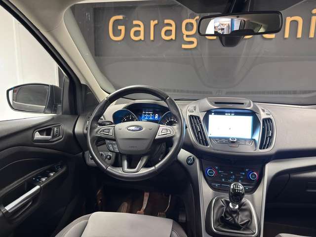 Ford Kuga — photo 10