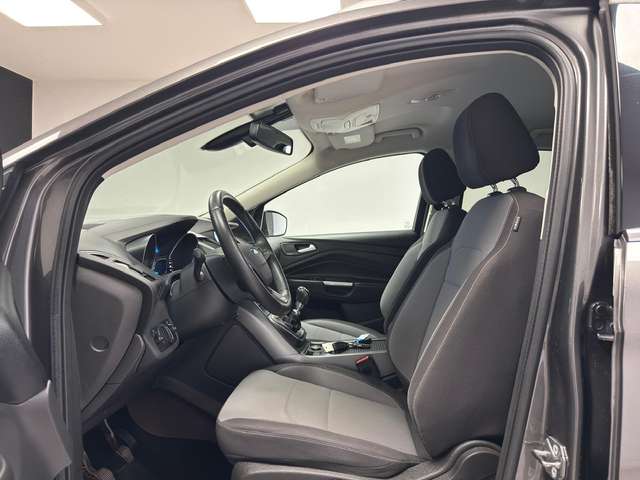 Ford Kuga — photo 11
