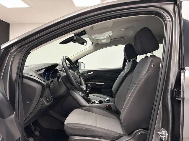 Ford Kuga — photo 11