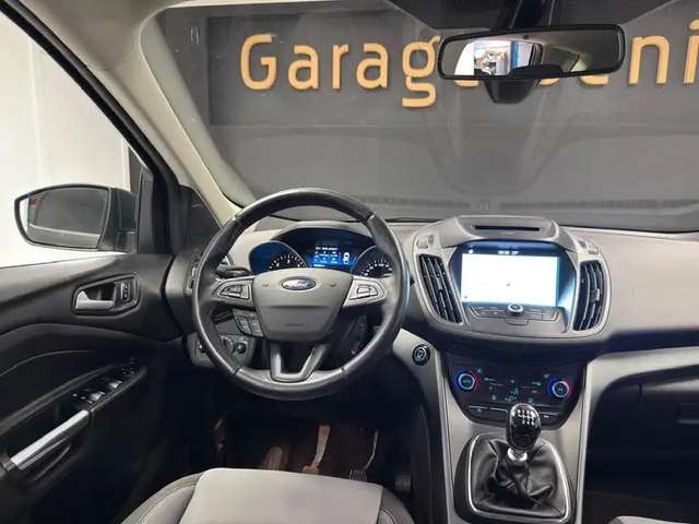 Ford Kuga — photo 10