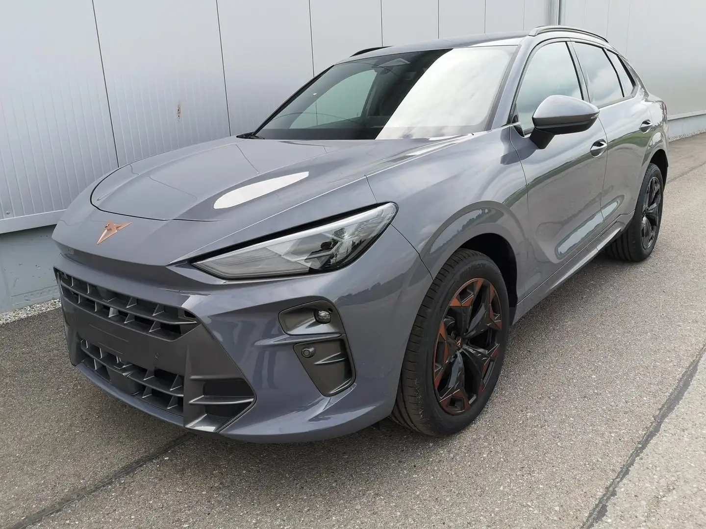 CUPRA Terramar 1.5 eTSI 110 kW DSG Head AHK el. Hk ... Grau - 1