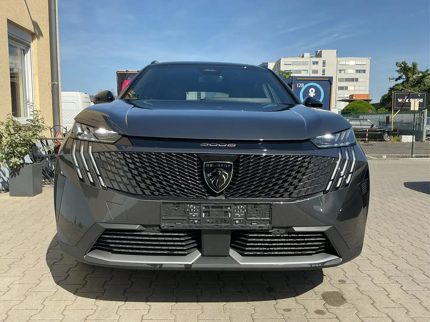 Peugeot 5008 GT 7-S Navi ACC 19"-LM Klimaauto Hybrid 145 e-DCT6 Grau - 2