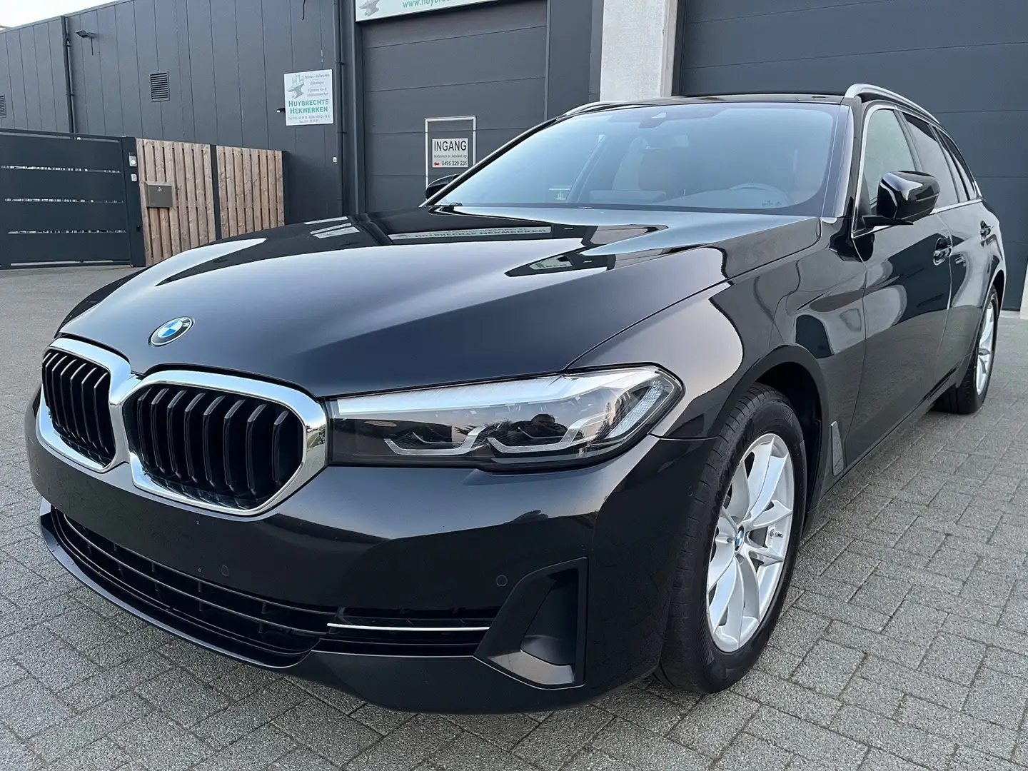 BMW 520 Touring dA MHEV Zwart - 1