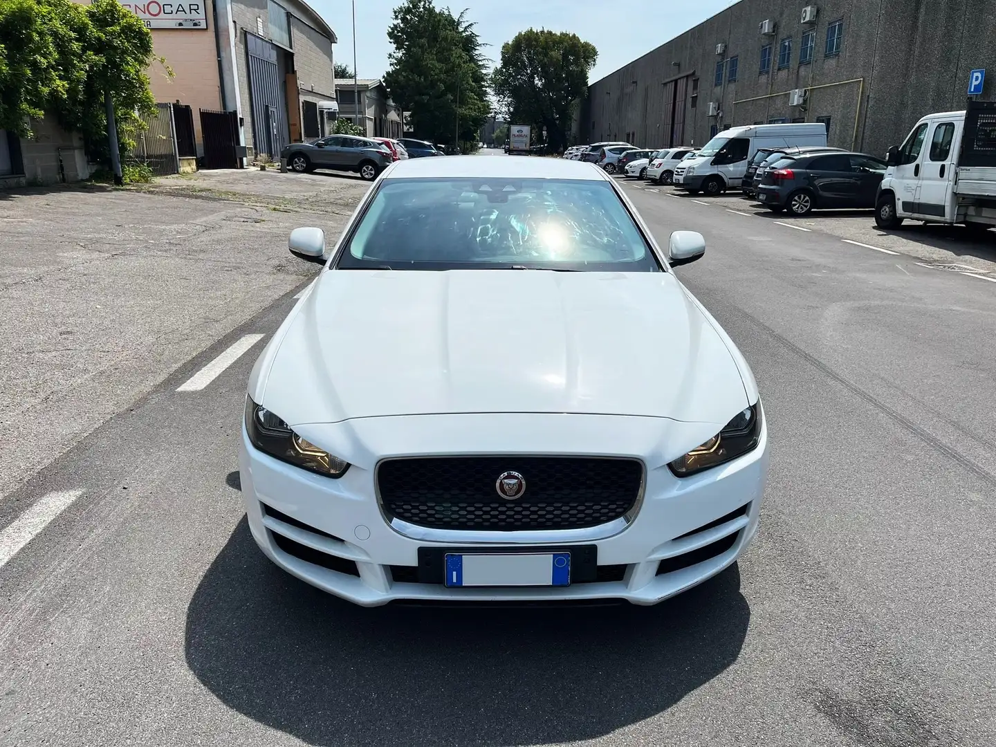 Jaguar XE XE 2.0d Prestige 180cv *AUTOMATICO-EURO6* Bílá - 2