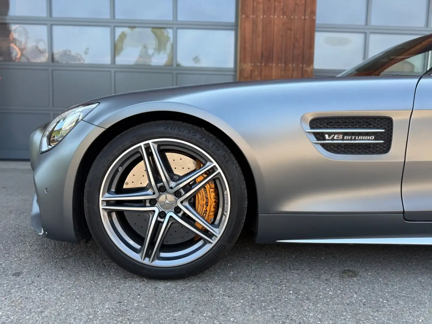 Mercedes-Benz AMG GT C Roadster Gri - 2
