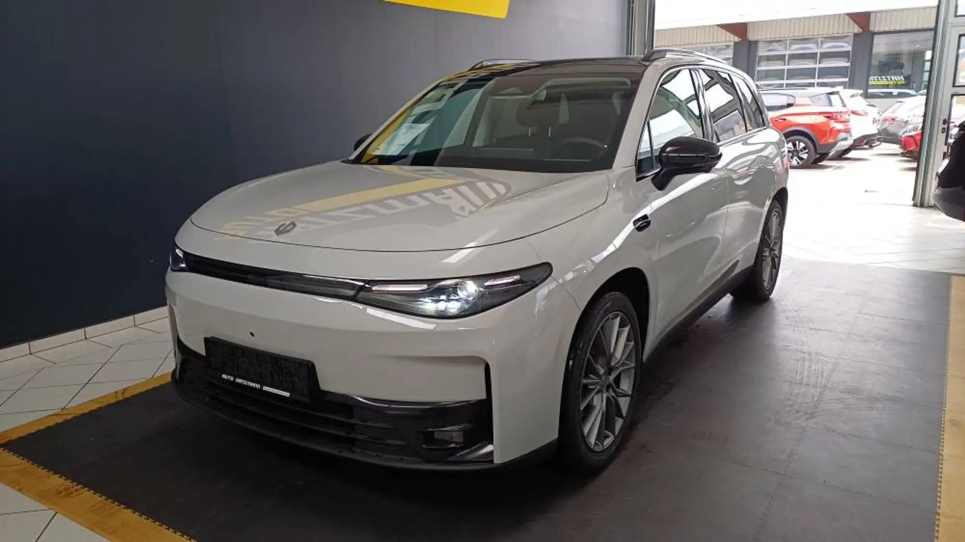 Leapmotor C10 Design ProMax 81,9 kWh Grau - 2
