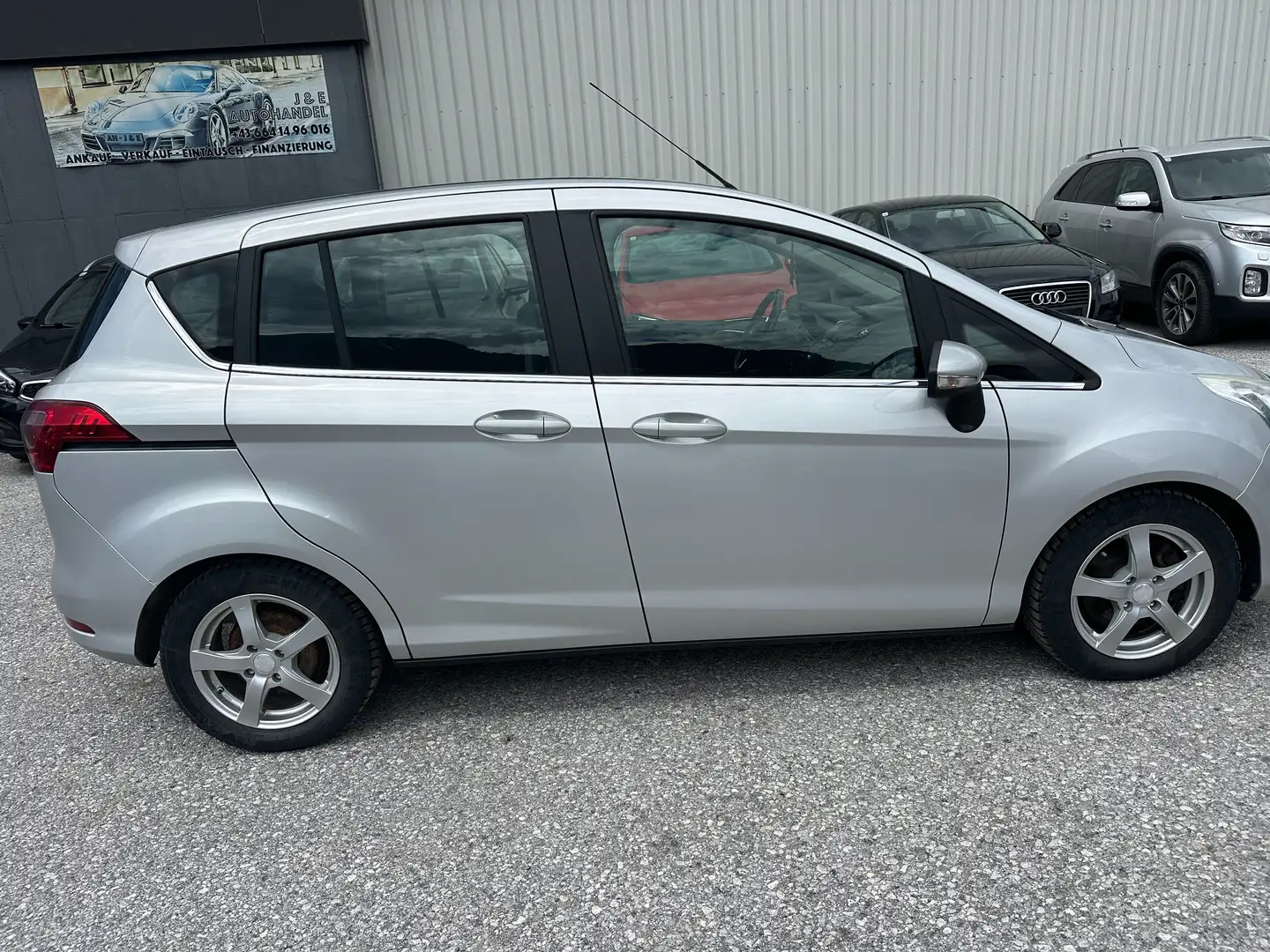 Ford B-Max Titanium 1,5 Diesel Grau - 2
