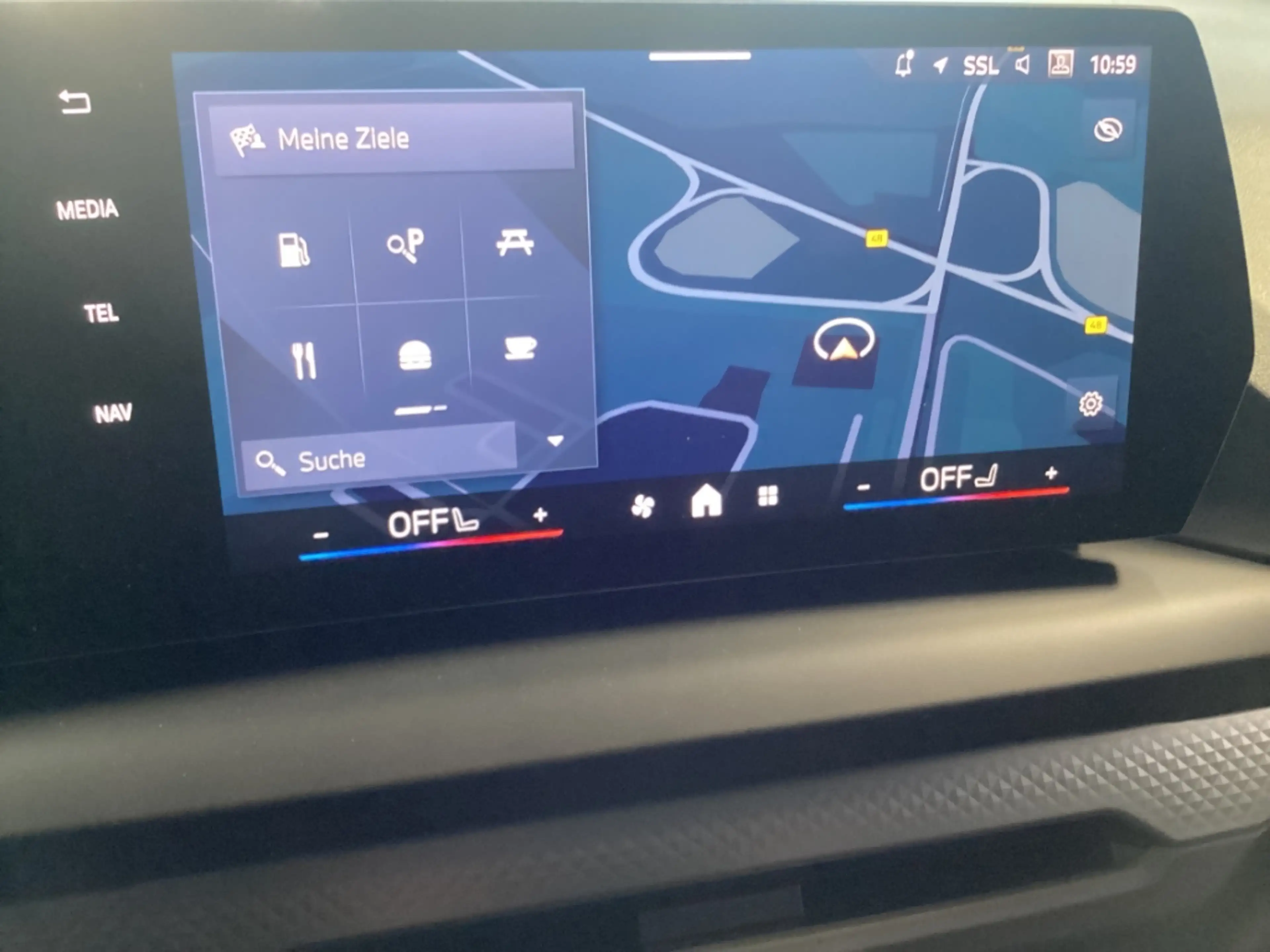 BMW 120 Navi adLED SHZ Alarm Klimaaut Sonnenschutz DrivAss — photo 14