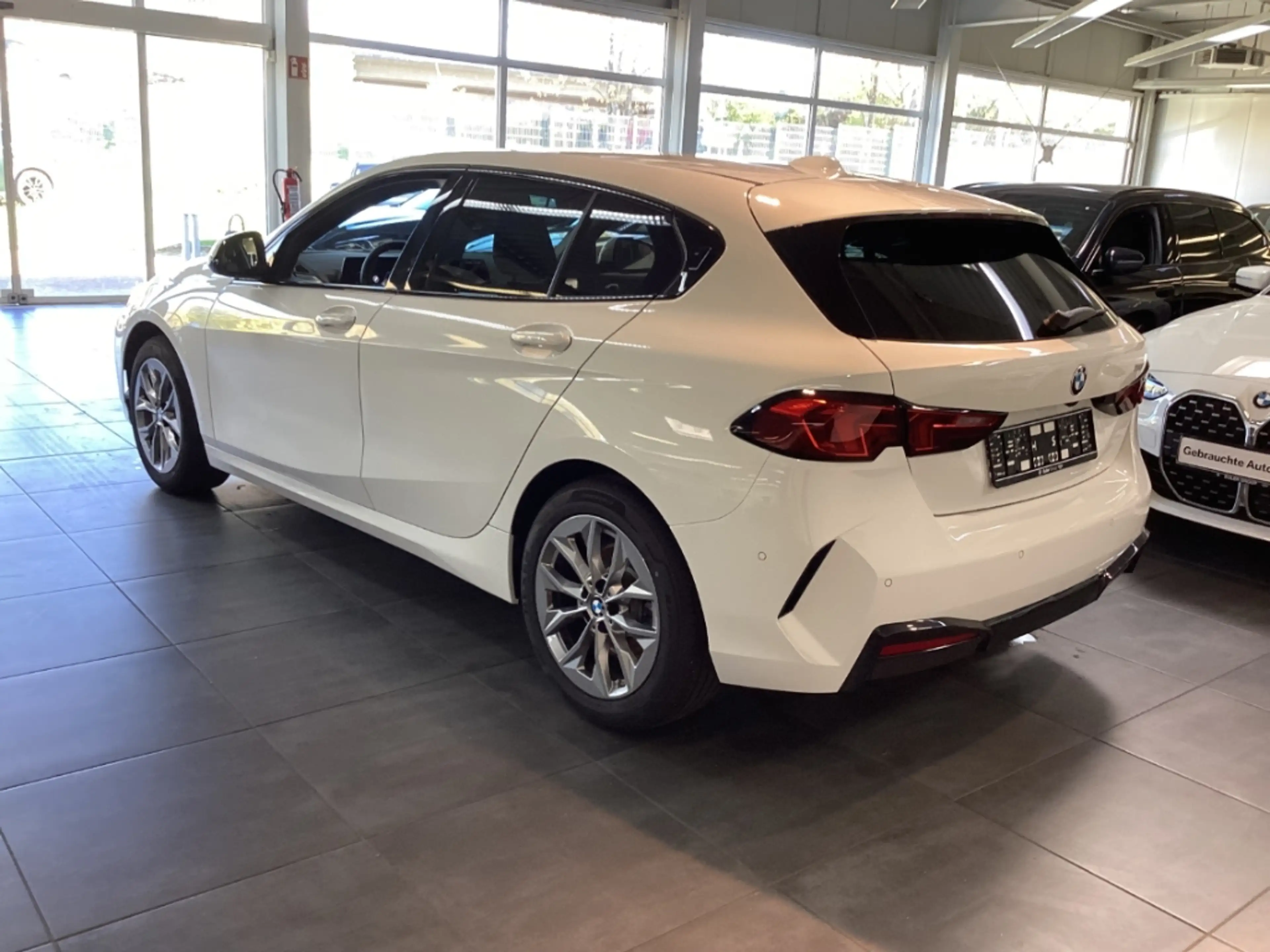 BMW 120 Navi adLED SHZ Alarm Klimaaut Sonnenschutz DrivAss — photo 3
