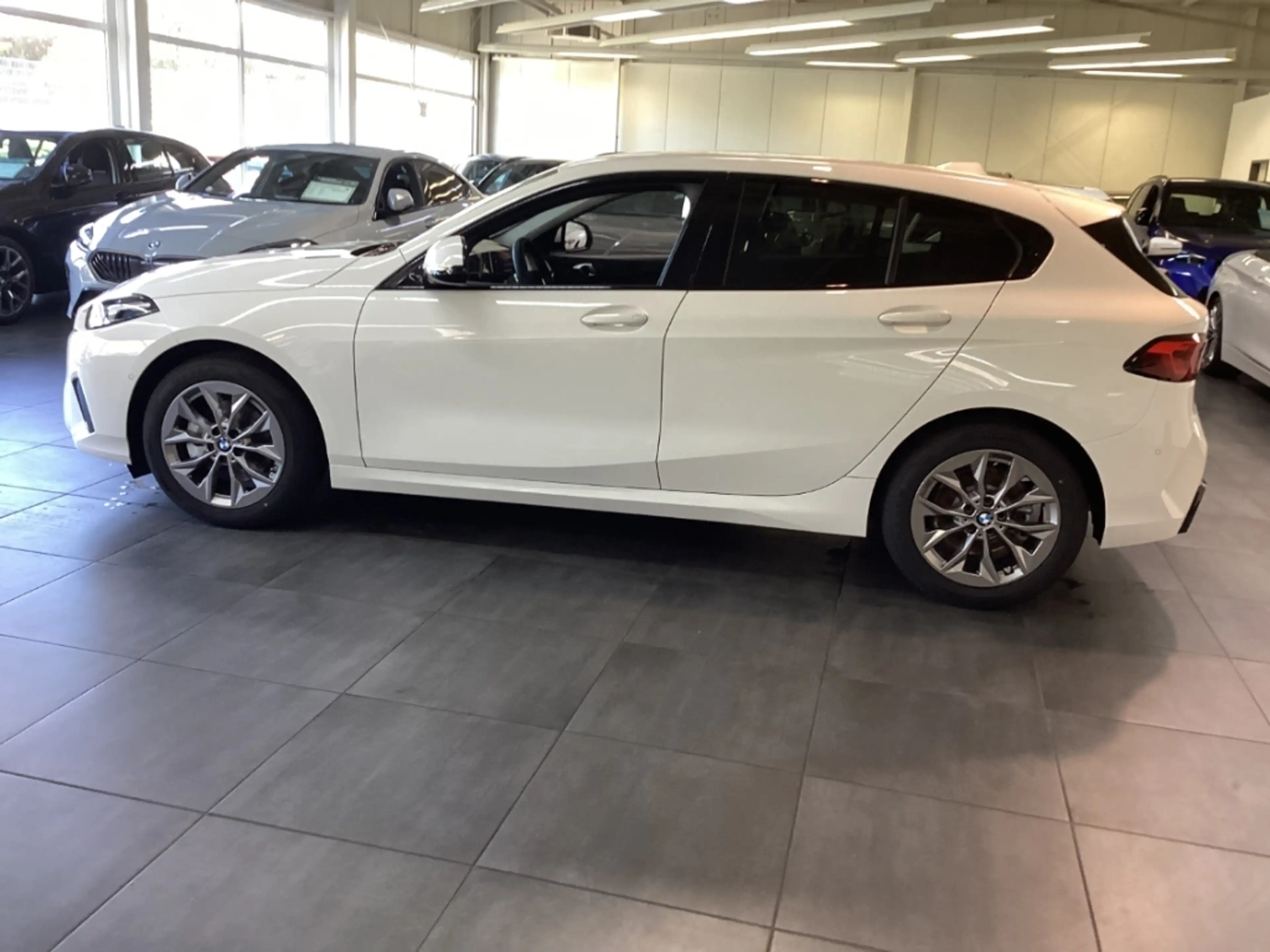 BMW 120 Navi adLED SHZ Alarm Klimaaut Sonnenschutz DrivAss — photo 2