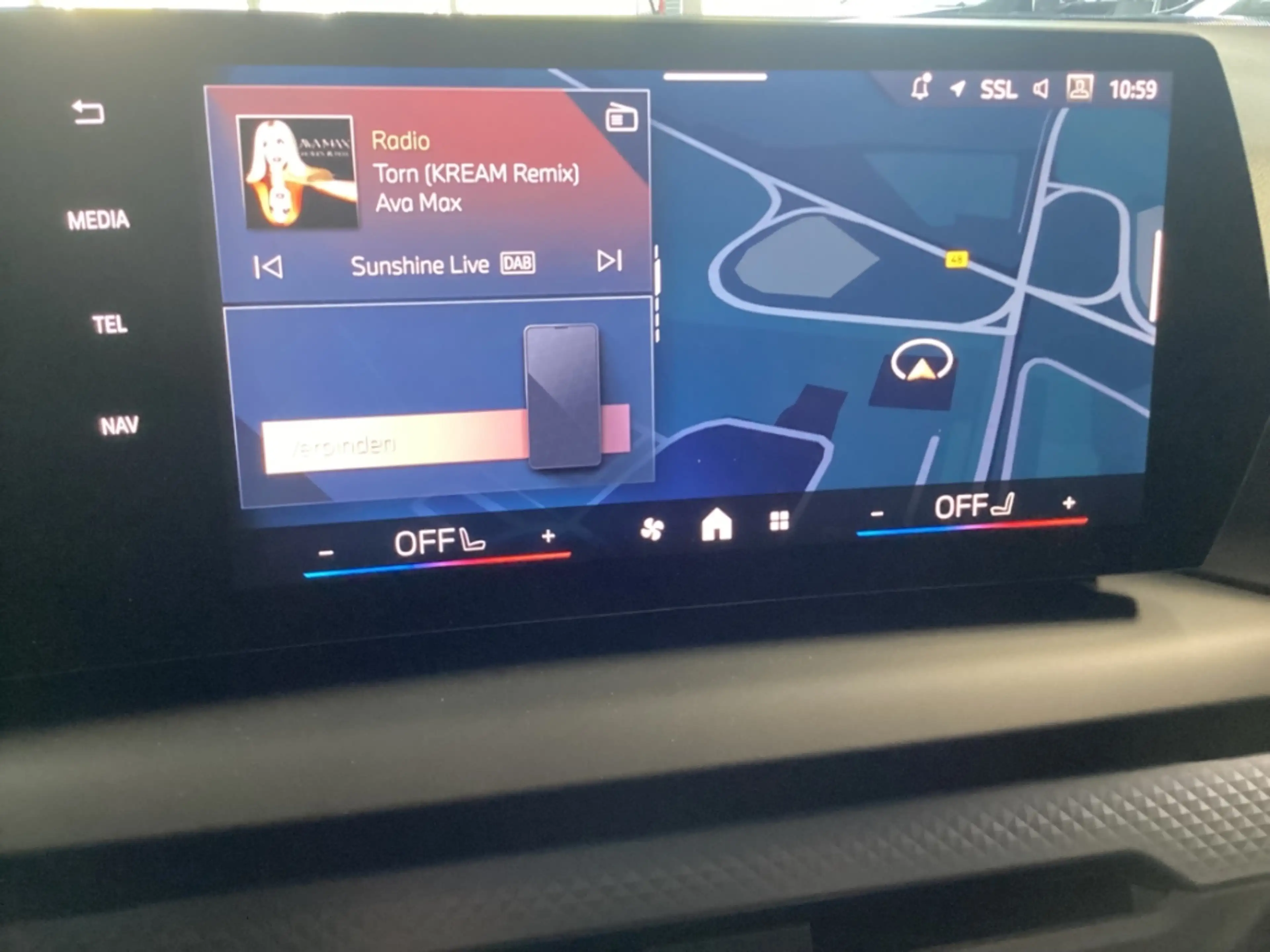 BMW 120 Navi adLED SHZ Alarm Klimaaut Sonnenschutz DrivAss — photo 13