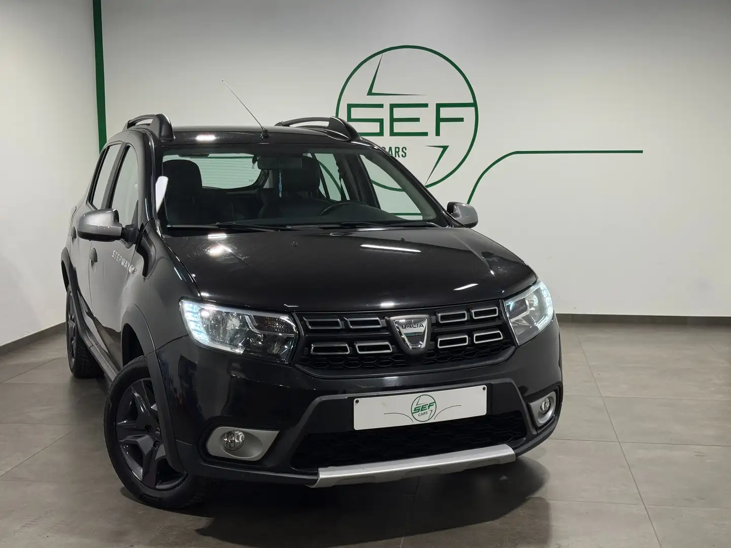 Dacia Sandero * Stepway * 1.5 dCi * AUTOMATIQUE * GPS * A/C * Zwart - 1