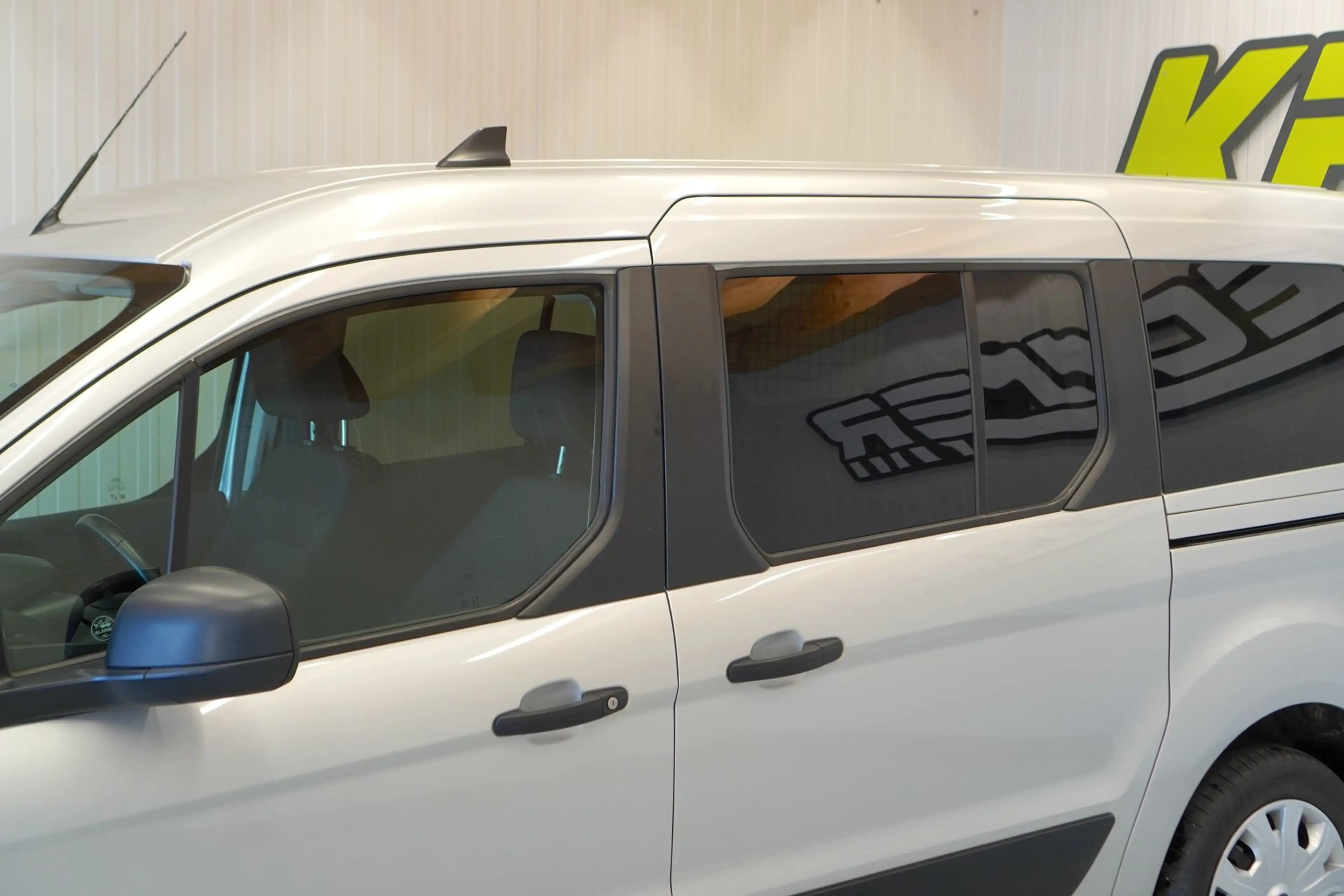 Ford Transit Connect 1.5 EcoBl. L2 "SITZH*NAVI*R-KAM*TEMP" — photo 12