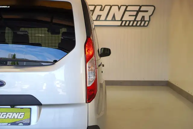 Ford Transit Connect view 6