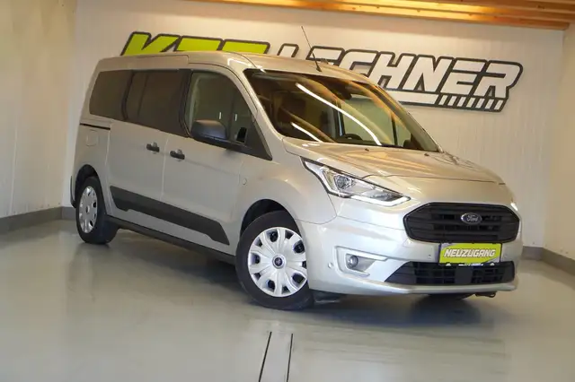 Ford Transit Connect view 3