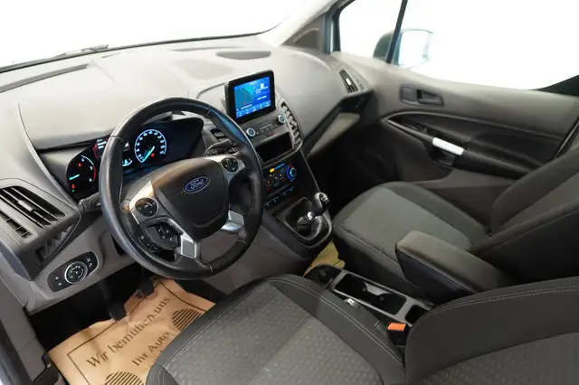 Ford Transit Connect view 13