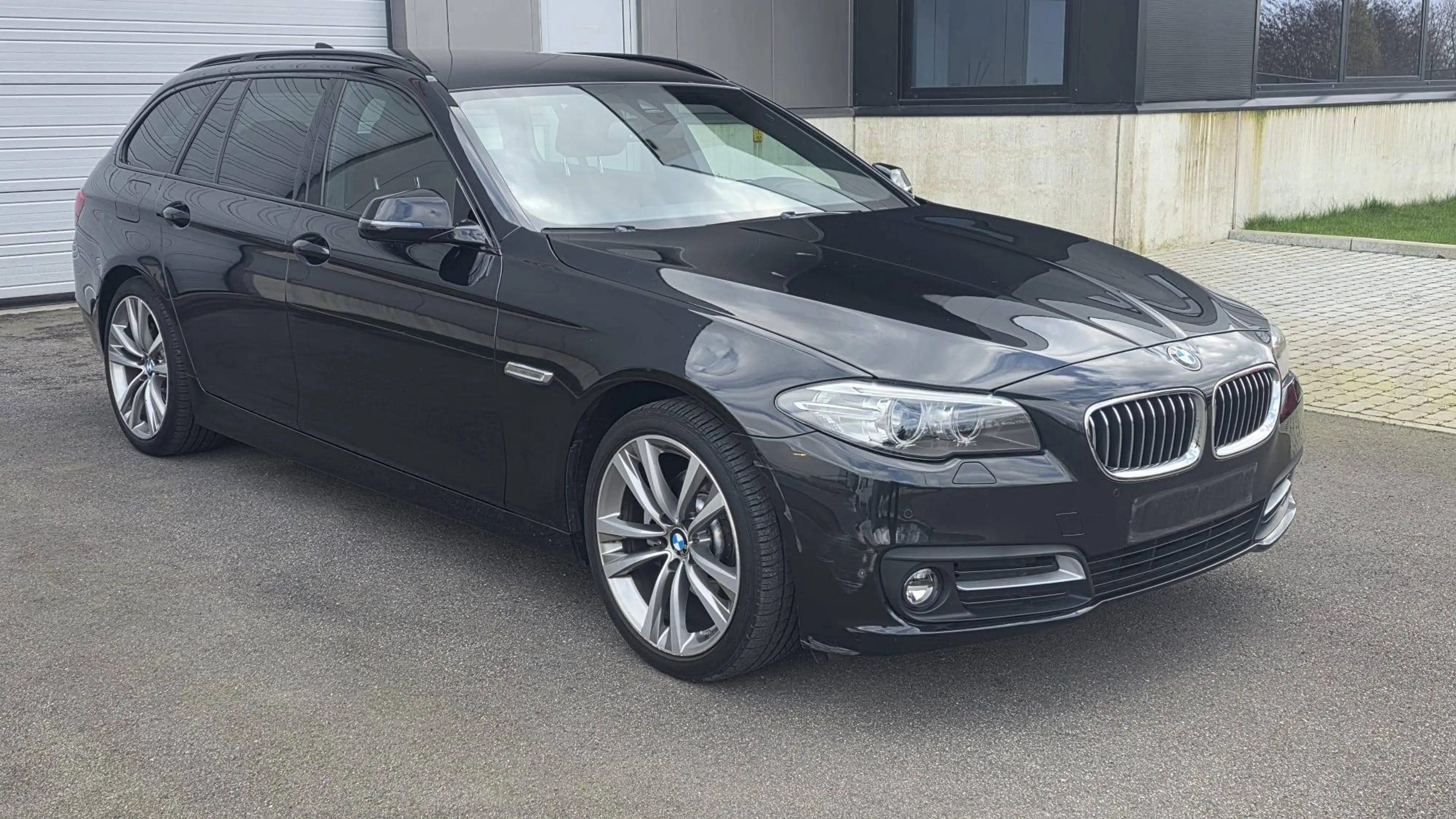 BMW 518 Touring 518 dA — photo 2