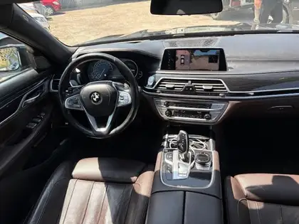 Annonce voiture d'occasion BMW 740 - CARADIZE