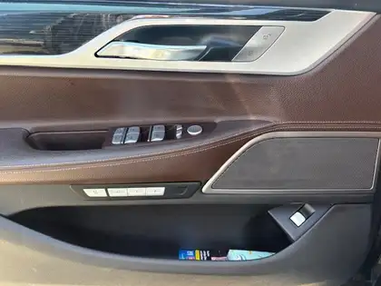 Annonce voiture d'occasion BMW 740 - CARADIZE