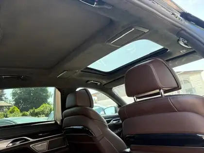 Annonce voiture d'occasion BMW 740 - CARADIZE