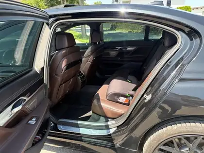 Annonce voiture d'occasion BMW 740 - CARADIZE