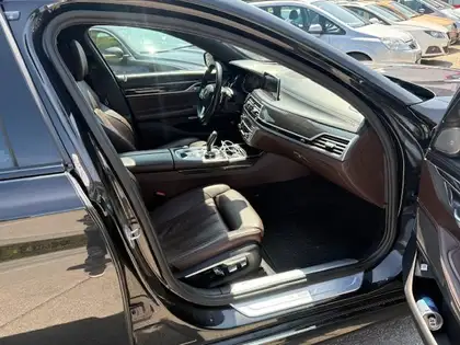 Annonce voiture d'occasion BMW 740 - CARADIZE