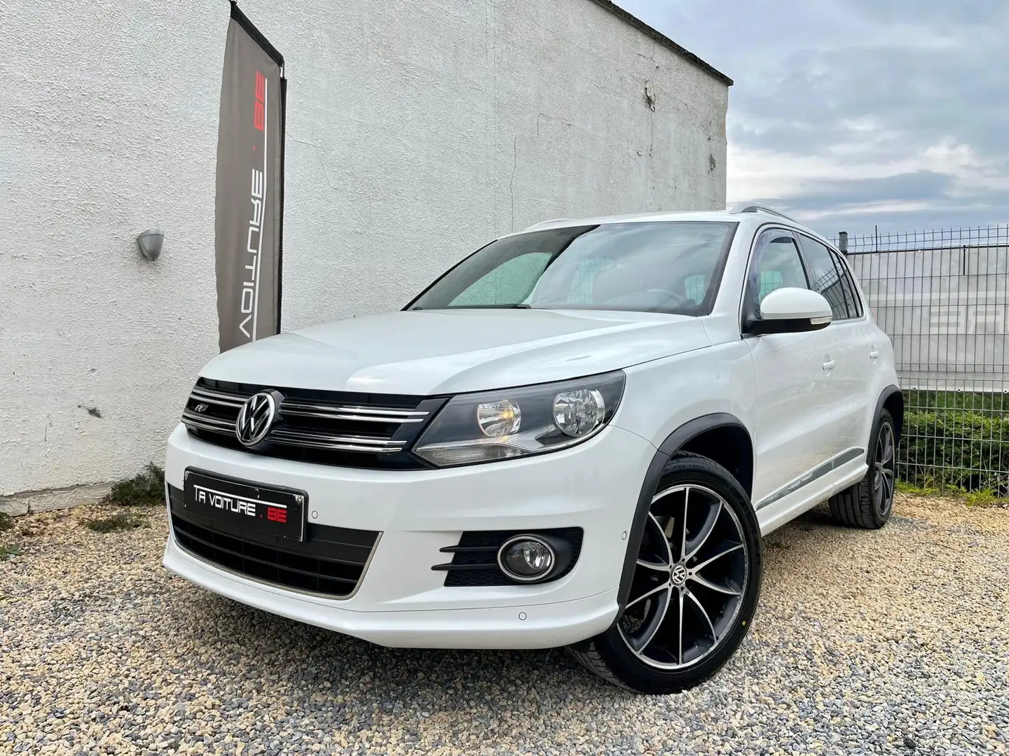 Volkswagen Tiguan 2.0 CR TDi R-LINE CUIR/TOIT-OUVR/NAVI/SIEGES-CHAUF White - 2