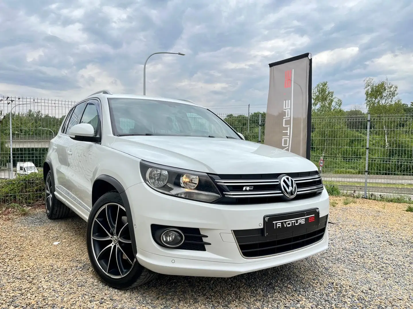 Volkswagen Tiguan 2.0 CR TDi R-LINE CUIR/TOIT-OUVR/NAVI/SIEGES-CHAUF White - 1