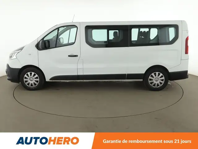 Renault Trafic view 3