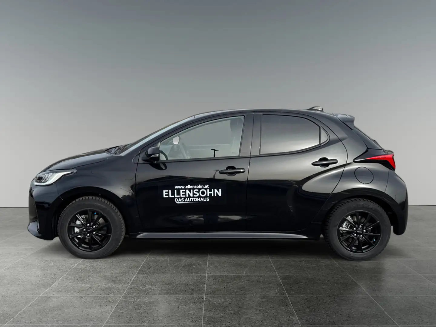 Toyota Yaris 1,5 l, 116 PS 5-tg. Active Drive Schwarz - 2