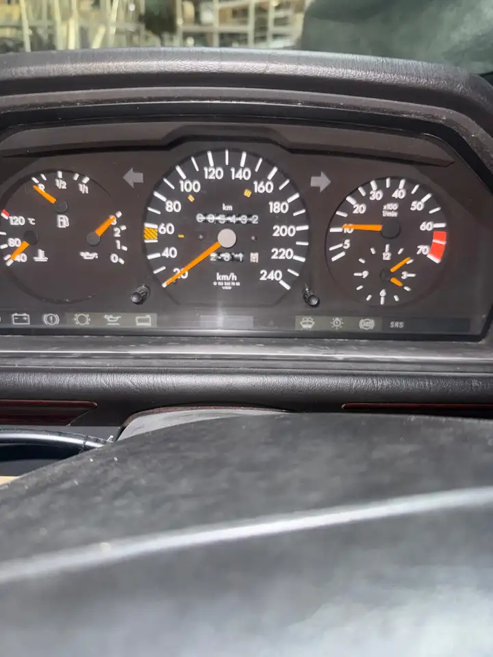 Mercedes-Benz E 200, foto 8