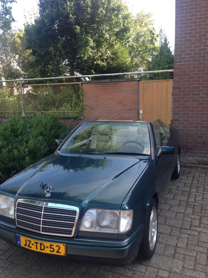 Mercedes-Benz E 200, foto 1