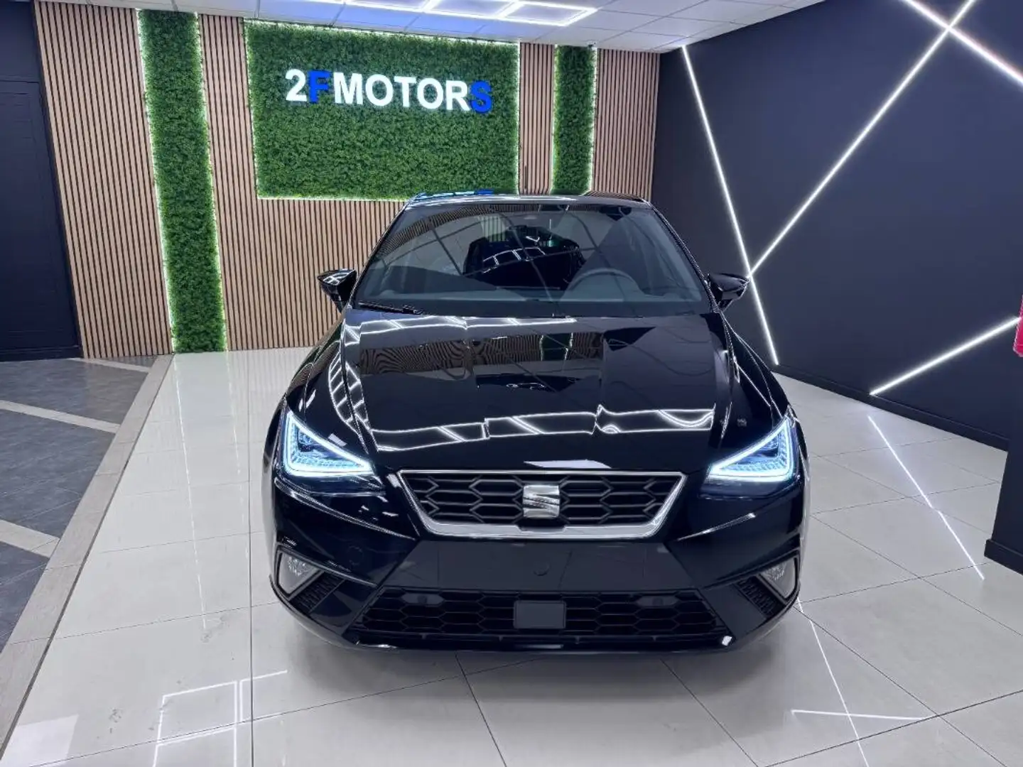 SEAT Ibiza 1.0 ecotsi FR 95cv Schwarz - 2