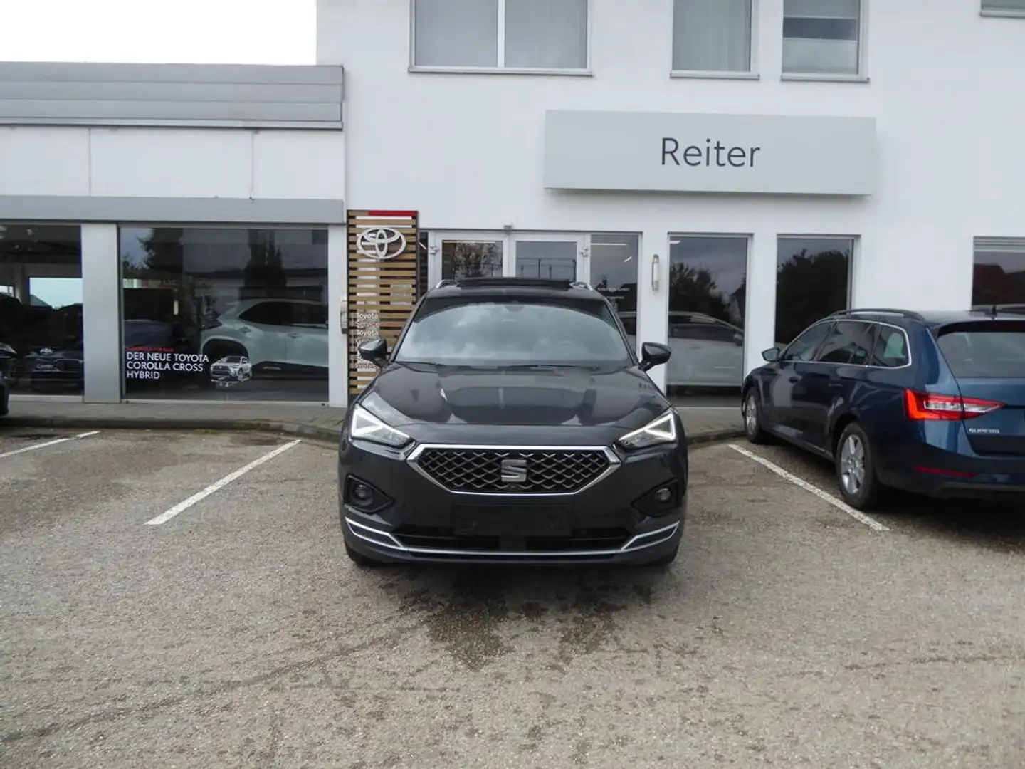SEAT Tarraco Xcellence 2,0 TDI *PANO*AHK*KAMERA* Сірий - 1