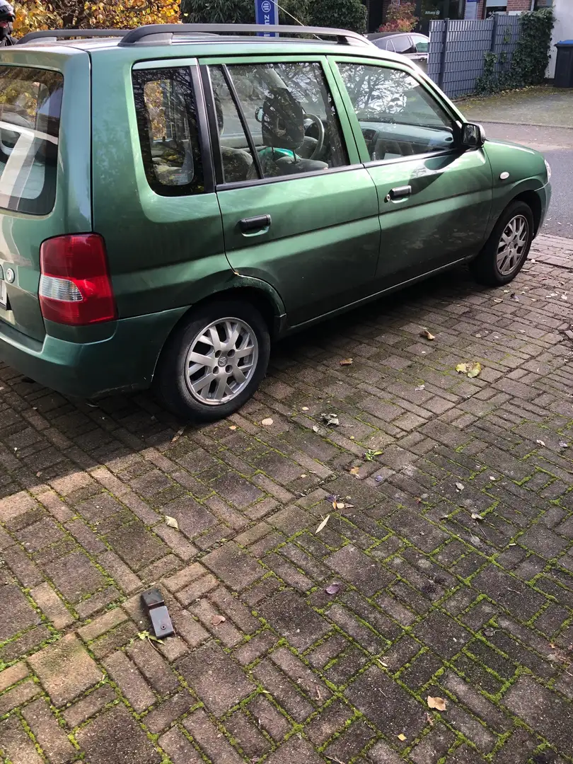 Mazda Demio Demio 1.4 Grün - 2
