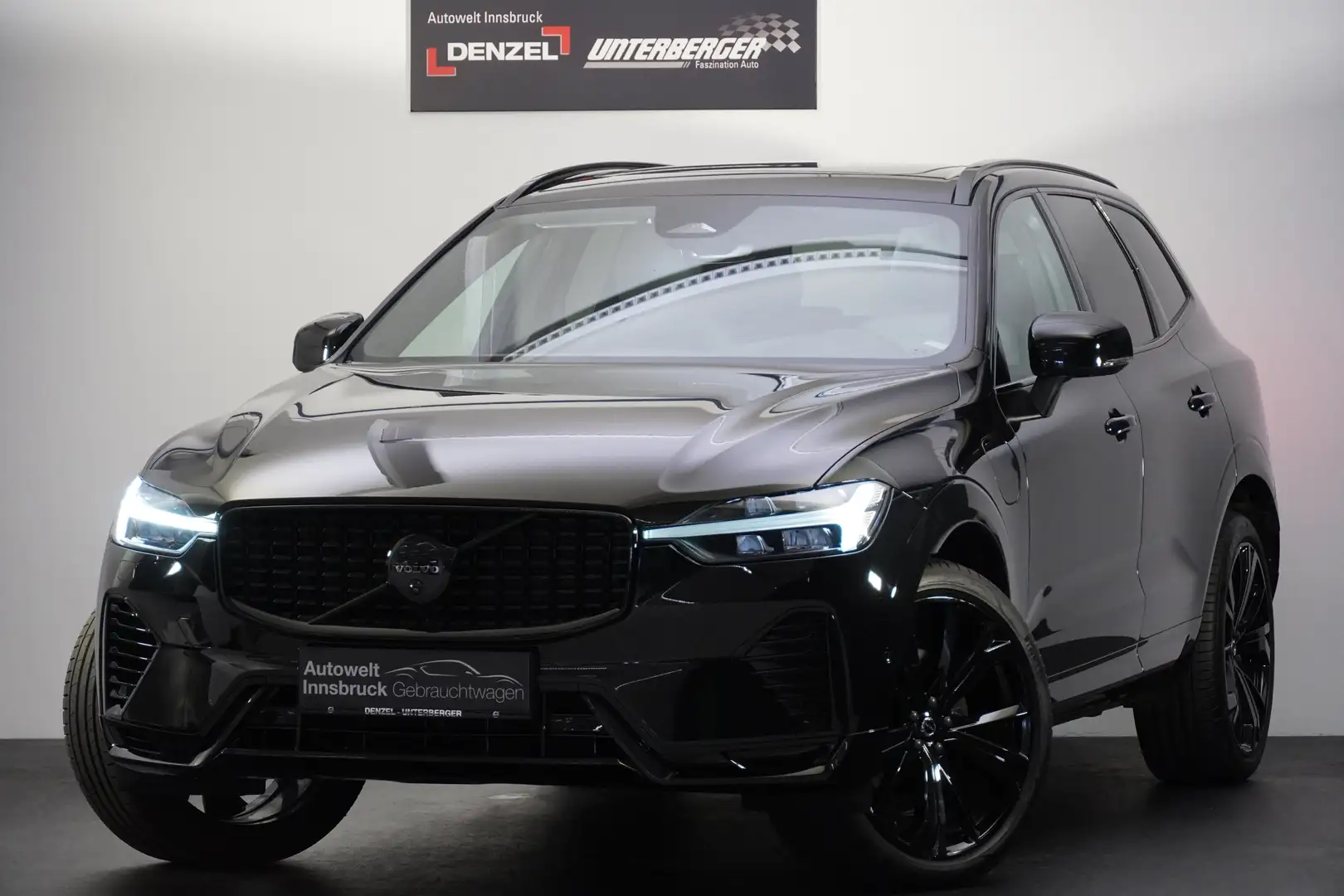 Volvo XC60 T8 AWD PHEV Plus Black Edition Aut. Schwarz - 1