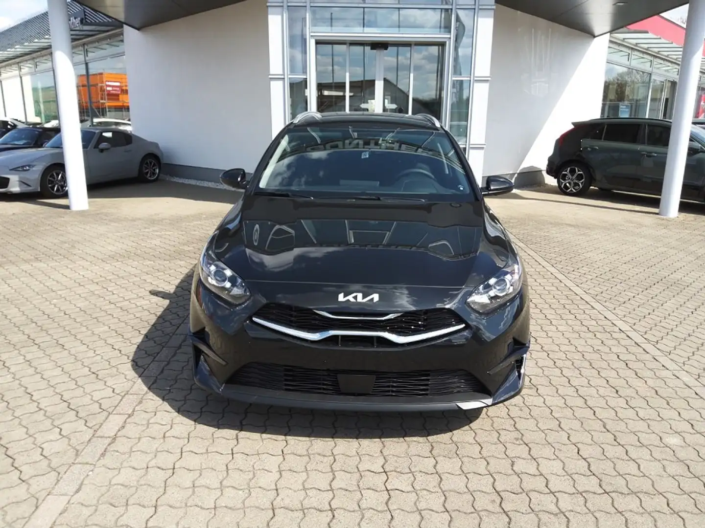 Kia Ceed / cee'd Sportswagon 1.5T DCT Vision Komfort-Plus Schwarz - 1