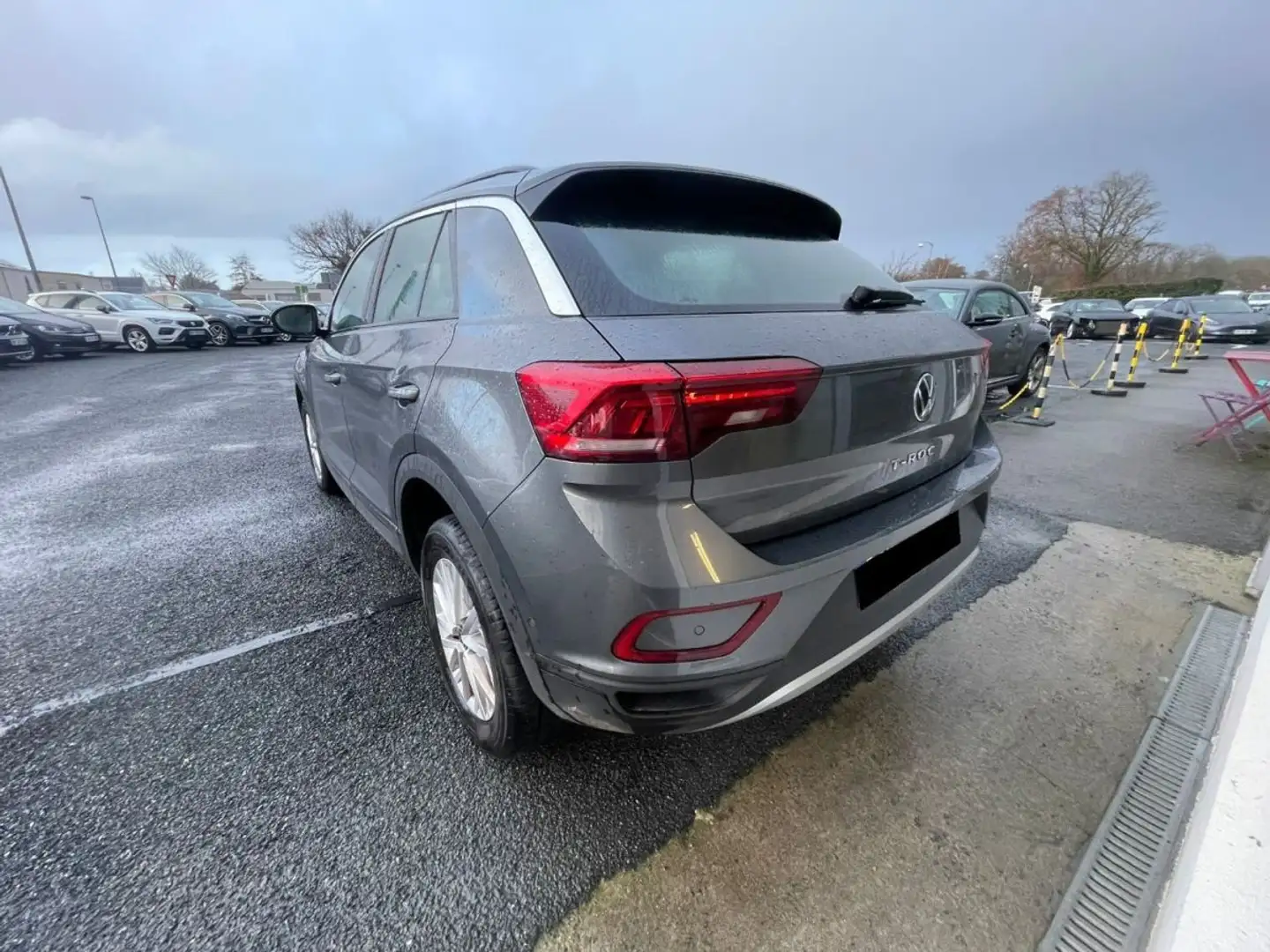Volkswagen T-Roc TSI 110 BVM6 Grau - 2
