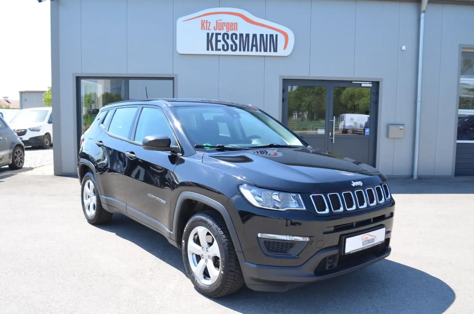 Jeep Compass 1.4 M-Air Sport FWD Zwart - 1