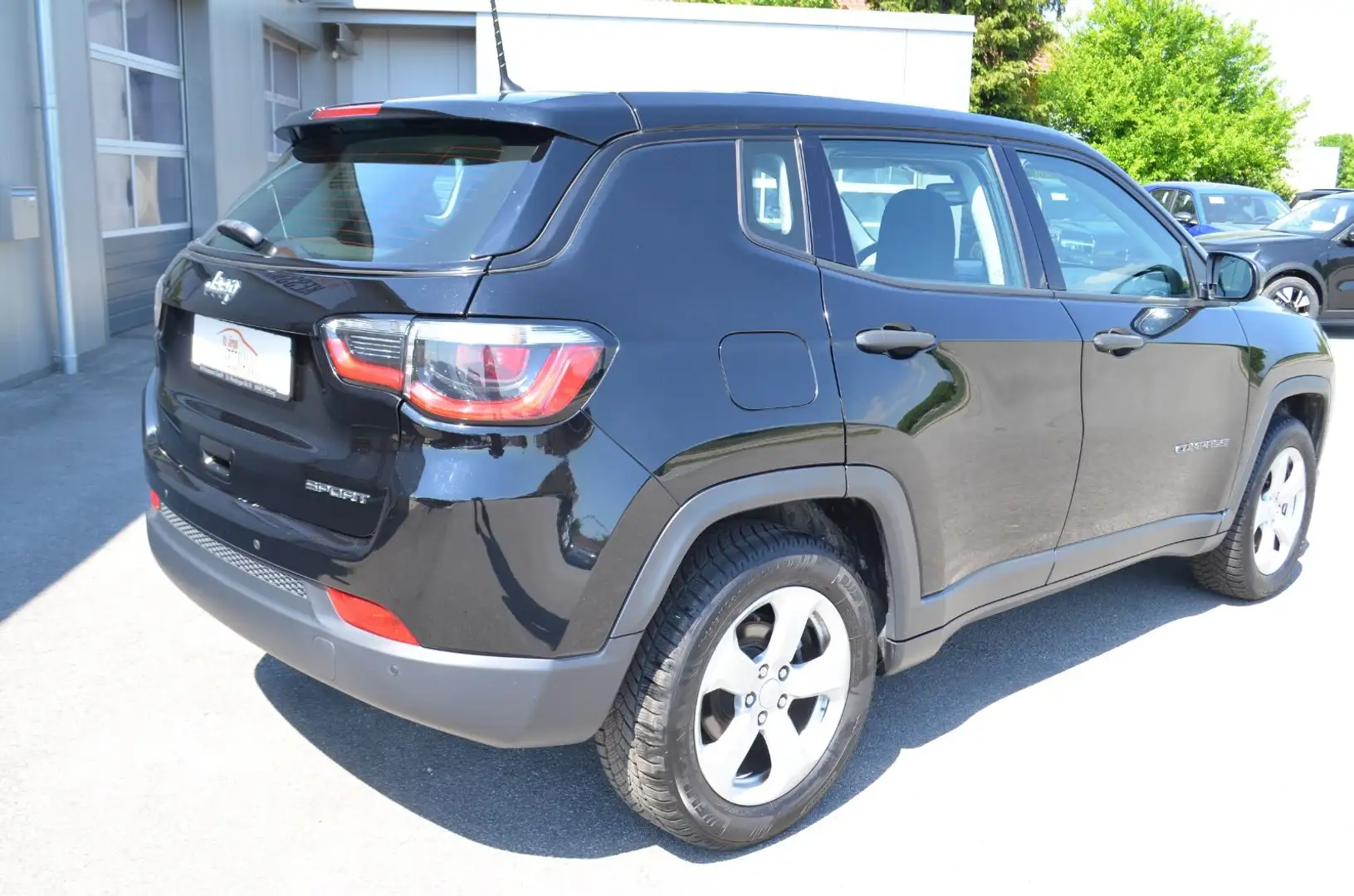 Jeep Compass 1.4 M-Air Sport FWD Zwart - 2