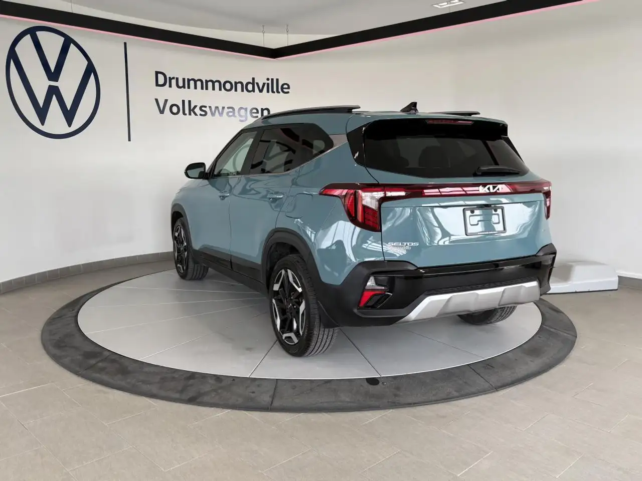 Kia Seltos снимка Kia Seltos