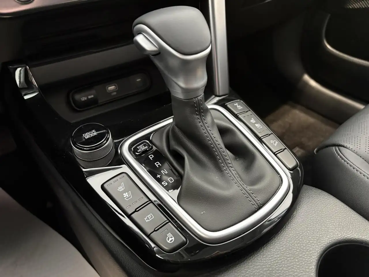 Kia Seltos снимка Kia Seltos