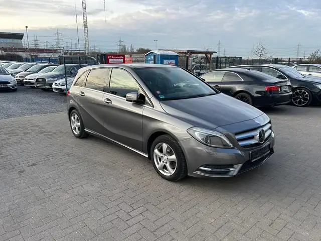 Mercedes-Benz B 180 CDI* SPORTPAKET*XENON*NAVI*PDC*