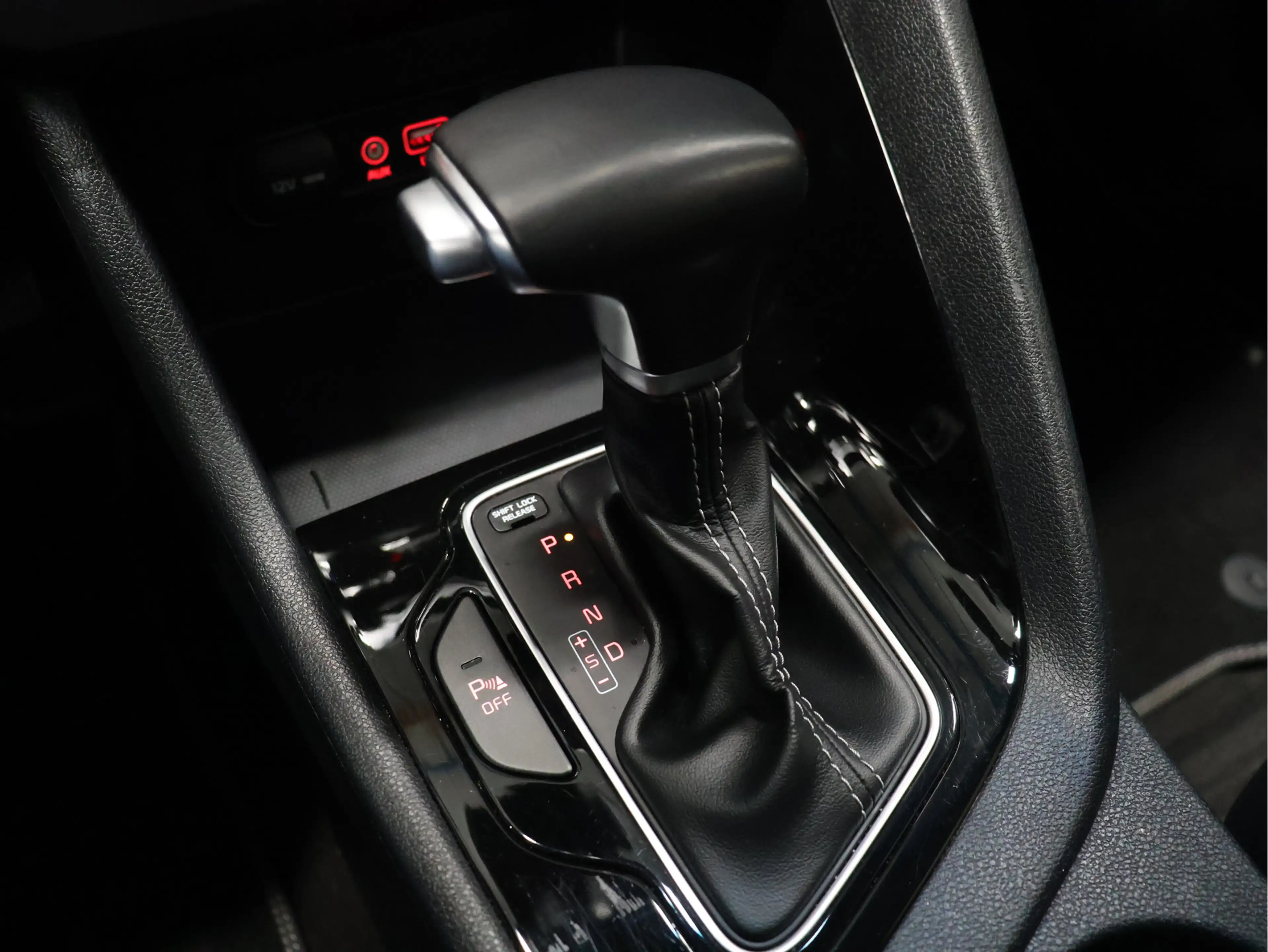 Kia Niro 1.6 GDi Hybrid DynamicLine [APPLE CARPLAY, ANDROID — photo 17