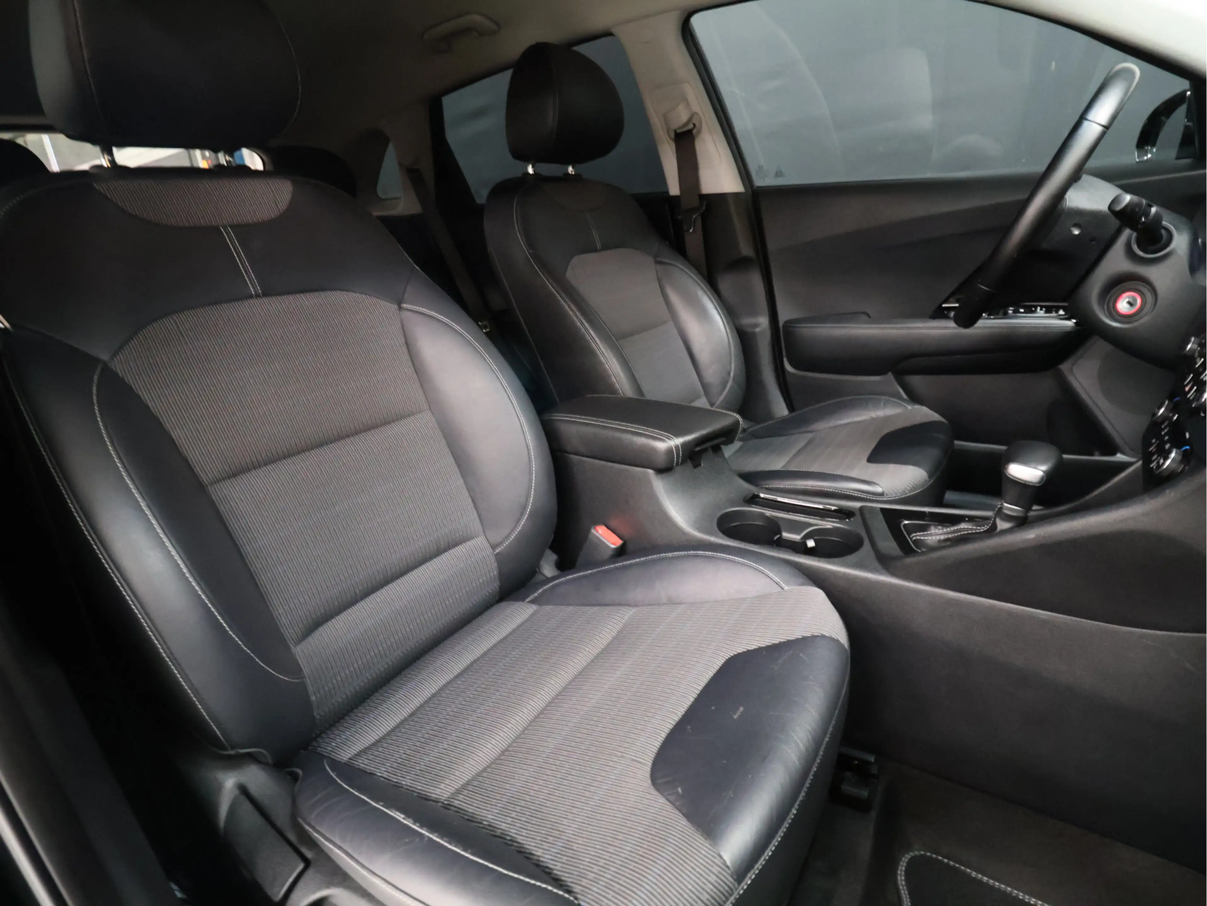 Kia Niro 1.6 GDi Hybrid DynamicLine [APPLE CARPLAY, ANDROID — photo 5