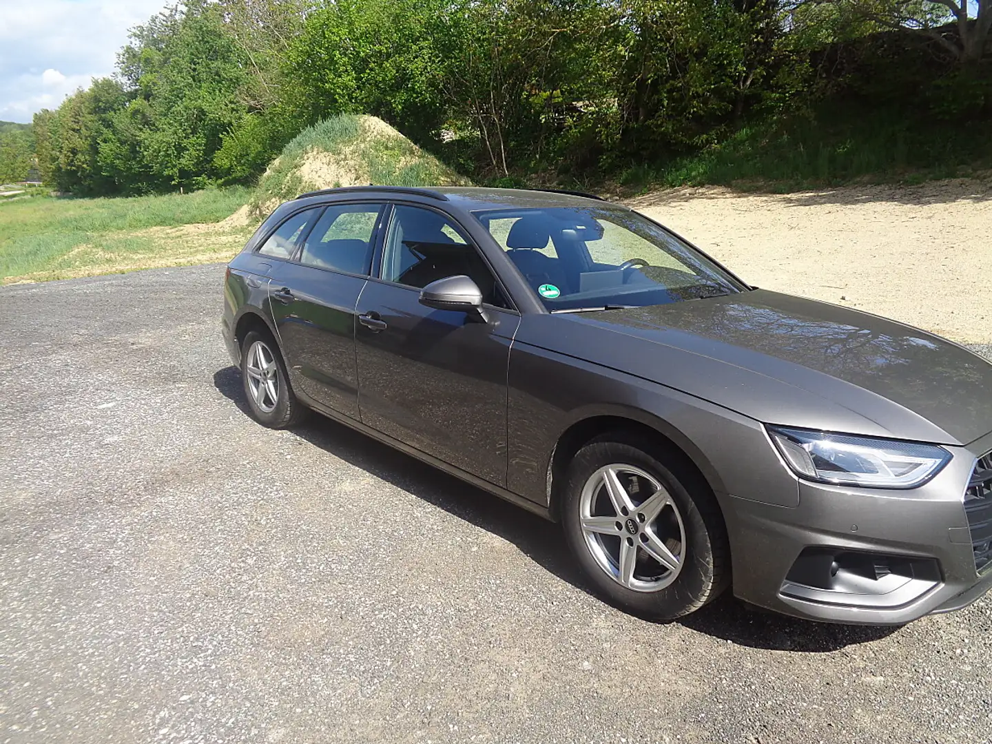 Audi A4 Avant 35 TDI S-line S-tronic (S-Line innen) Schwarz - 2